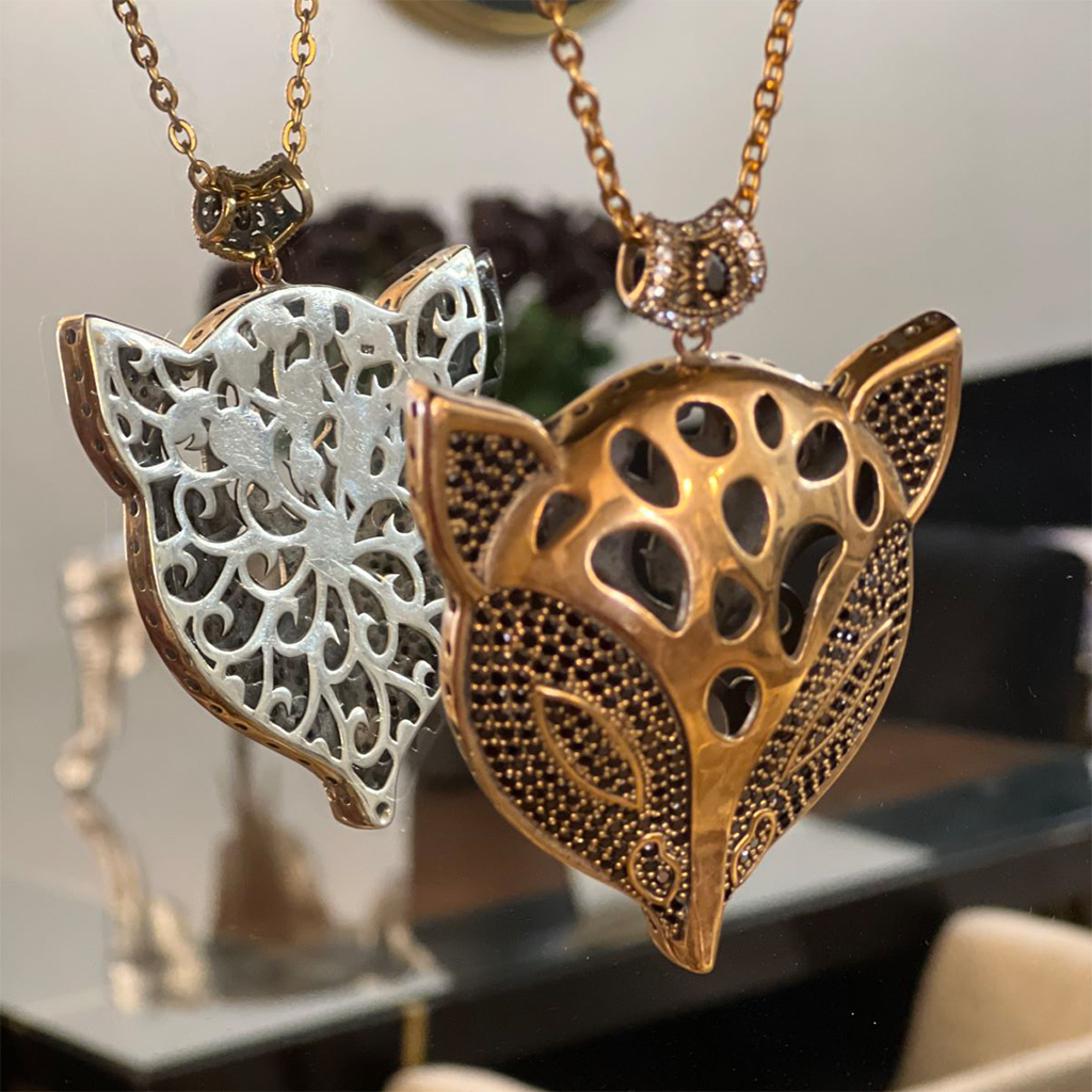 قلادة أنيقة ومميزة